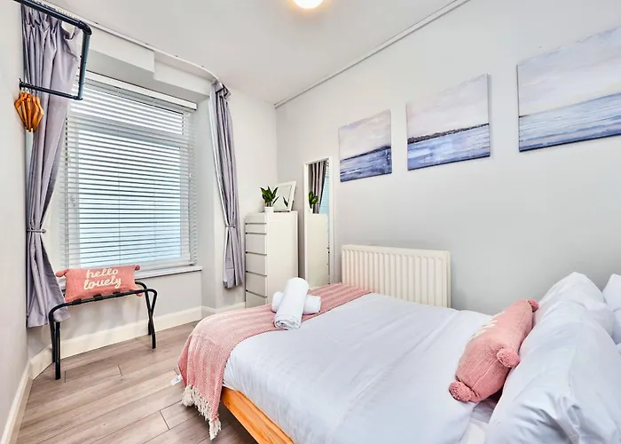 1 Princess Red - Portrush By The Sea